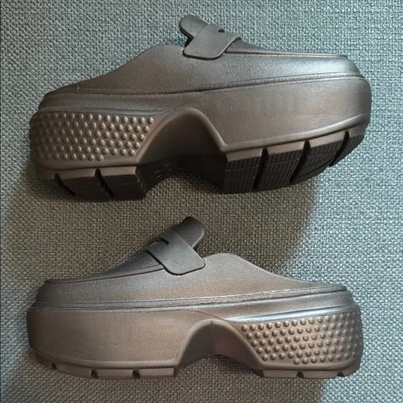 CROCS Black Slip-On Loafers with Platform Sole - Picture 2 of 3